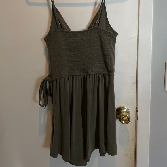 Abercrombie & Fitch - Olive wrap tie romper size SMALL - Picture 5 of 5